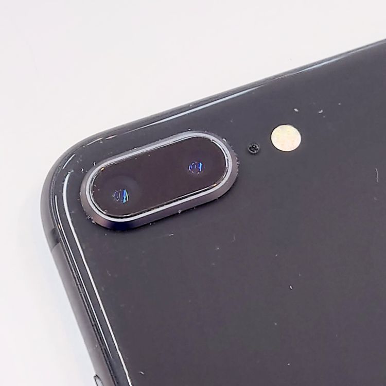 �ڽ���Ź�����ѡ�iPhone8 Plus 64GB  �Хåƥ꡼��������100%