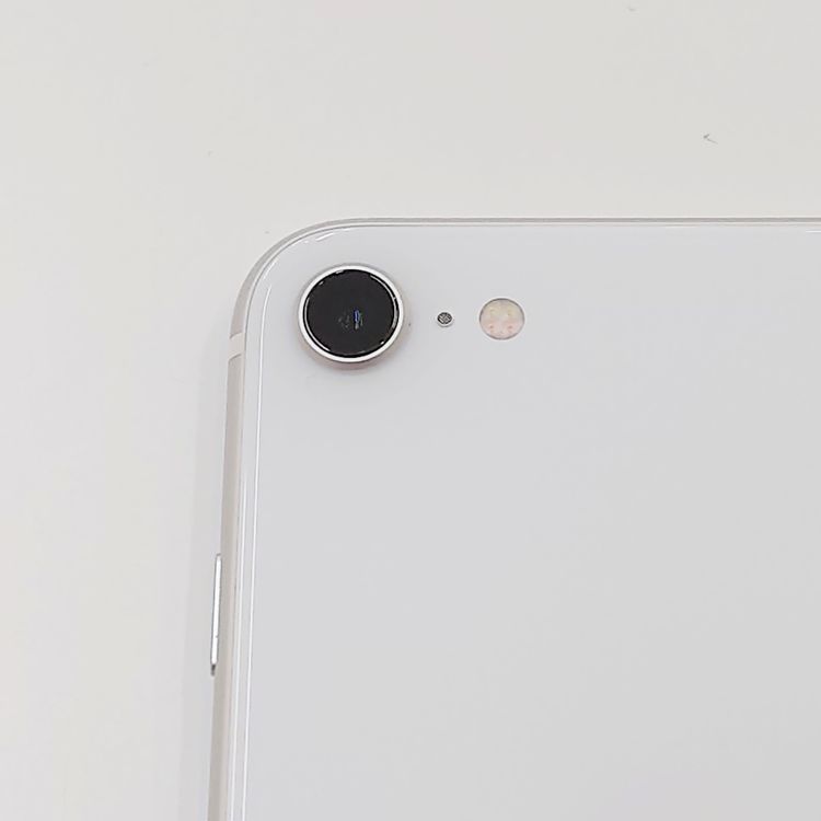 �ڽ���Ź�����ѡ�iPhoneSE2 64GB �ۥ磻�� �Хåƥ꡼��������100%