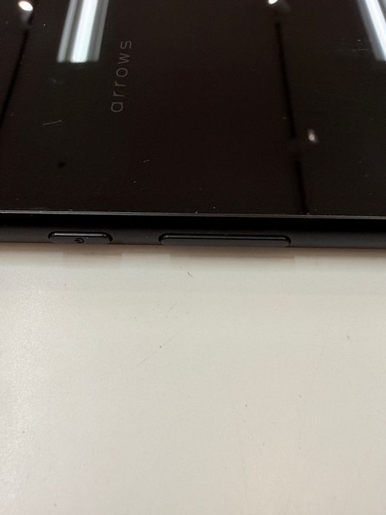 �ڽ���Ź���ݺѡ�arrows Be F-05J 16GB �֥�å�