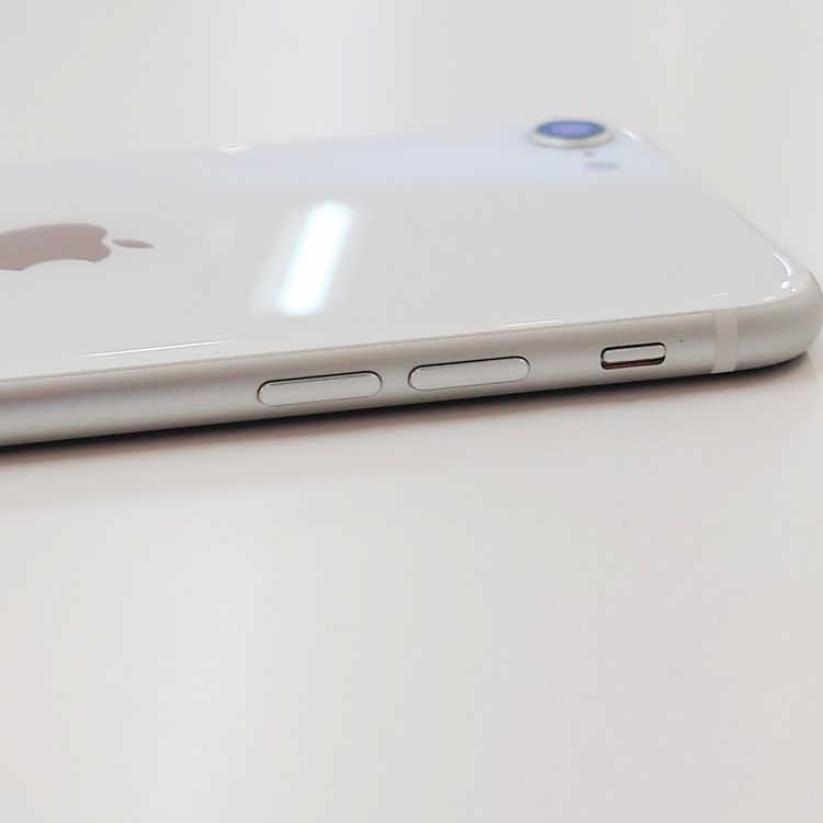�ڽ���Ź�����ѡ�iPhoneSE2 128GB �ۥ磻�� �Хåƥ꡼��������100%