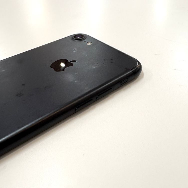 �ڽ���Ź�����ѡ�iPhone7 128GB �֥�å� �Хåƥ꡼��������100%