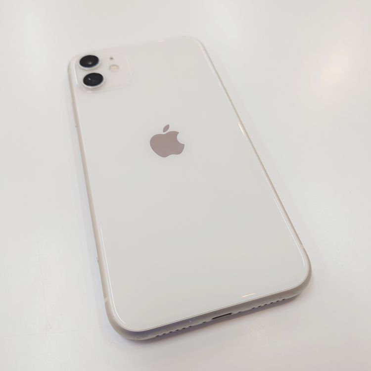 �ڽ���Ź�����ѡ�iPhone11 128GB �ۥ磻�� �Хåƥ꡼��������100%