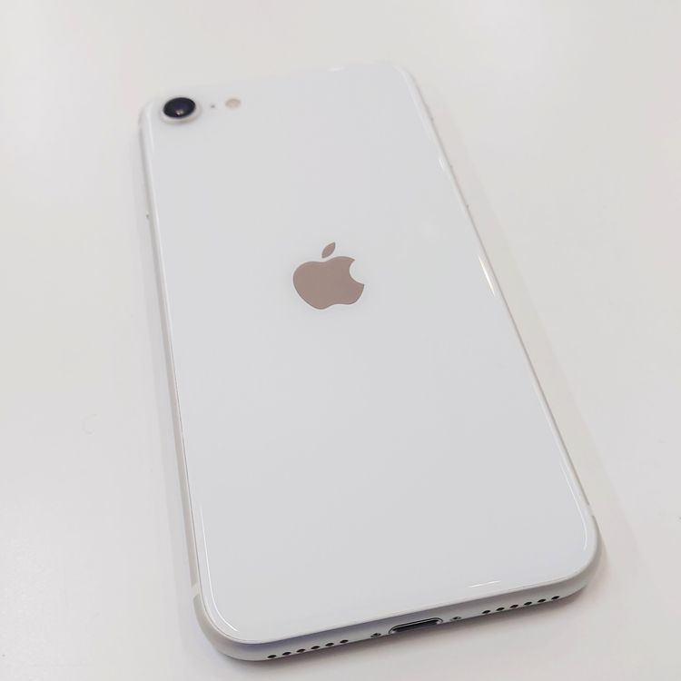 �ڽ���Ź�����ѡ�iPhoneSE2 128GB �ۥ磻�� �Хåƥ꡼��������100%
