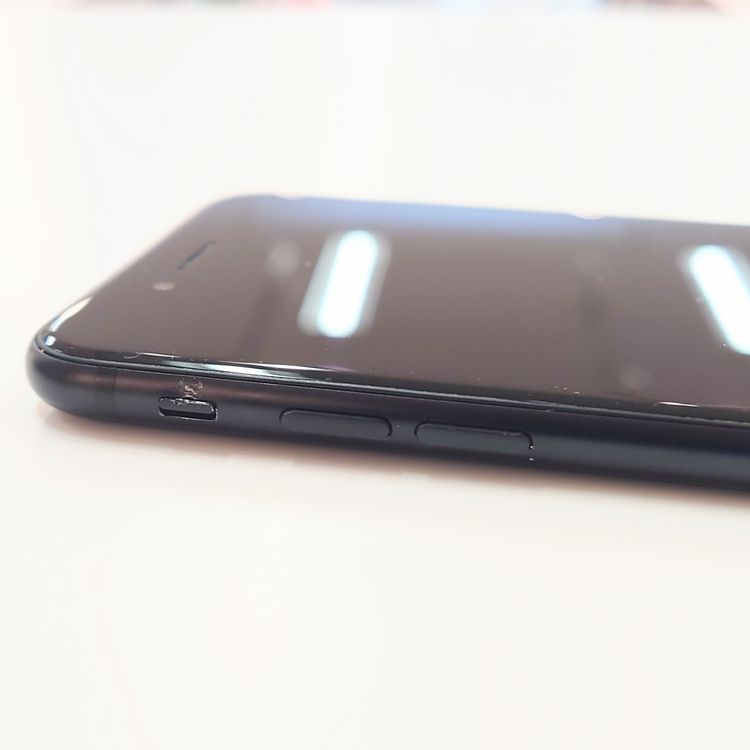 �ڽ���Ź�����ѡ�iPhoneSE3 128GB �Хåƥ꡼��������100%