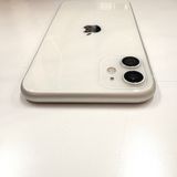 �ڽ���Ź�����ѡ�iPhone11 128GB �ۥ磻�� �Хåƥ꡼��������100%