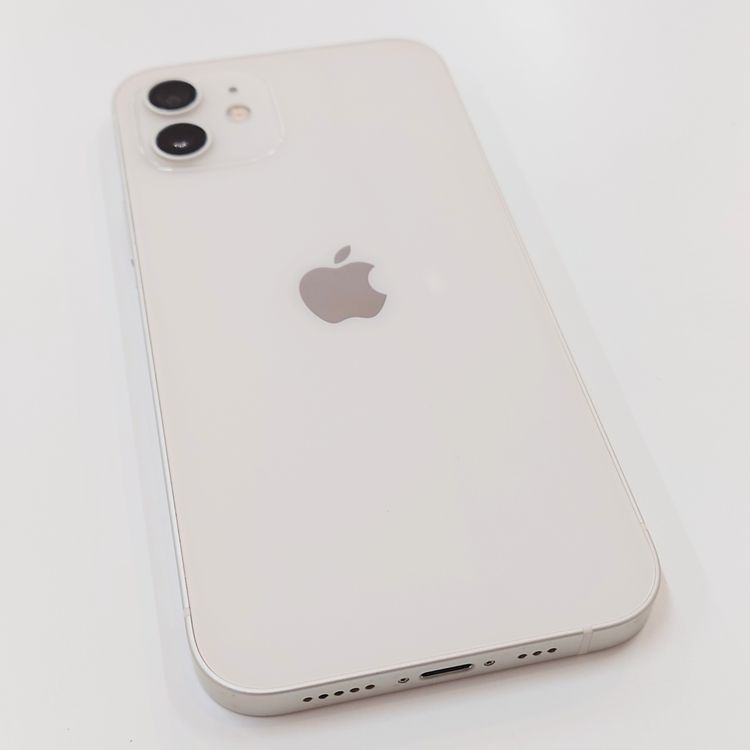 �ڽ���Ź�����ѡ�iPhone12 128GB �ۥ磻�� �Хåƥ꡼�򴹺Ѥ�