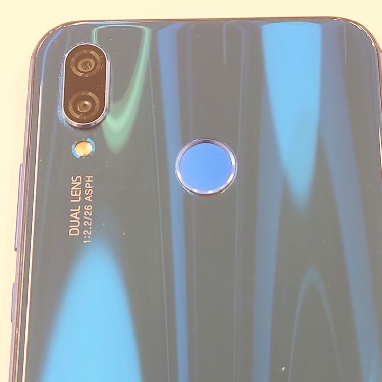 �ڽ���Ź���ݺѡ� HUAWEI P20 lite 32GB ���饤��֥롼