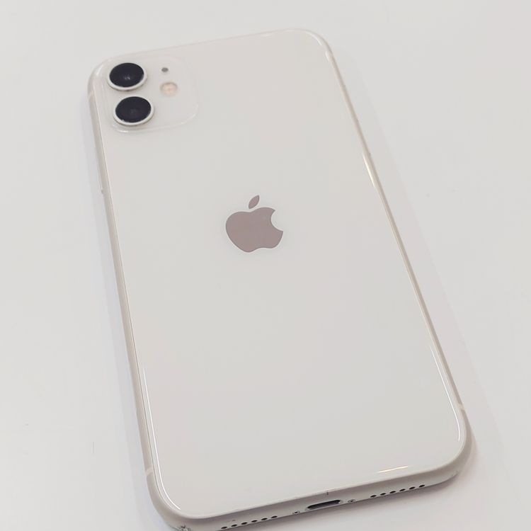 �ڽ���Ź�����ѡ�iPhone11 64GB �ۥ磻�� �Хåƥ꡼��������100%