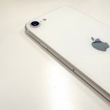 �ڽ���Ź�����ѡ�iPhone SE �裲���� 64GB �ۥ磻�� �Хåƥ꡼��������100%