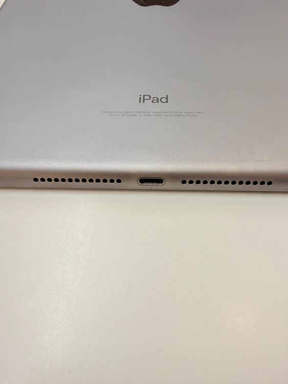 �ڽ���Ź�����ѡ�iPad(��6����)Wi-Fi��ǥ� 32GB