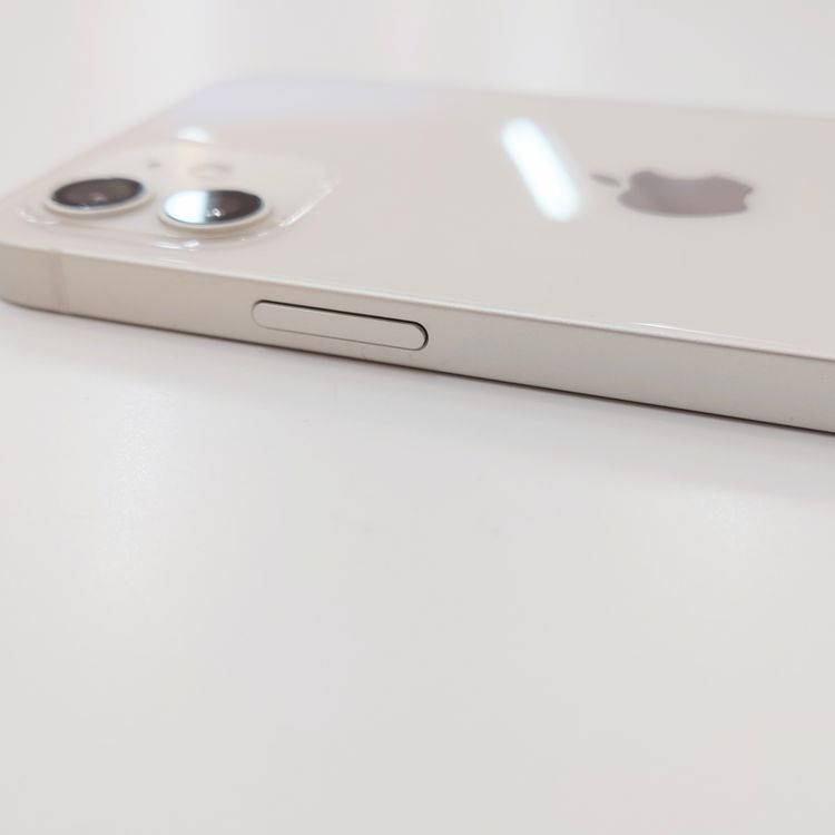 �ڽ���Ź�����ѡ�iPhone12 128GB �ۥ磻�� �Хåƥ꡼�򴹺Ѥ�