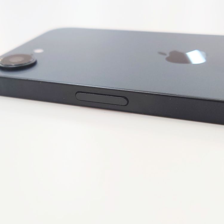 �ڽ���Ź���ݺѡ�iPhone16e 256GB �֥�å�