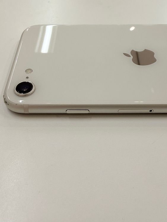 �ڽ���Ź�����ѡ�iPhone SE(�裳����) 128GB �������饤��