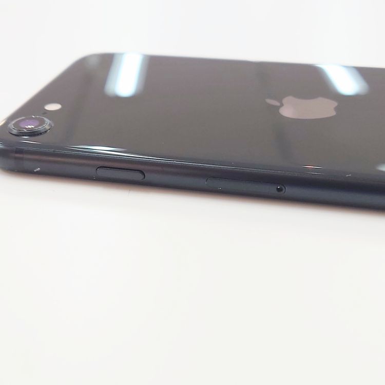 �ڽ���Ź�����ѡ�iPhoneSE3 128GB �Хåƥ꡼��������100%