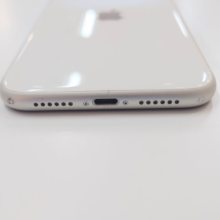 �ڽ���Ź�����ѡ�iPhone11 64GB �ۥ磻�� �Хåƥ꡼��������100%