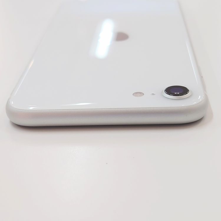 �ڽ���Ź�����ѡ�iPhoneSE2 64GB �ۥ磻�� �Хåƥ꡼��������100%