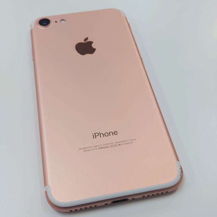 �ڽ���Ź�����ѡ�iPhone7 32GB �Хåƥ꡼��������100%