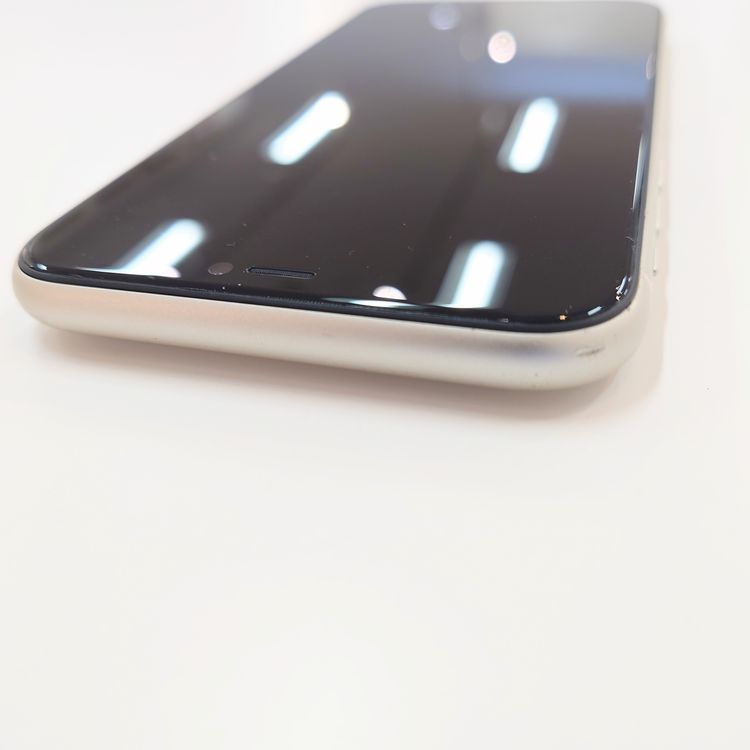 �ڽ���Ź�����ѡ�iPhone11 128GB �ۥ磻�� �Хåƥ꡼��������100%