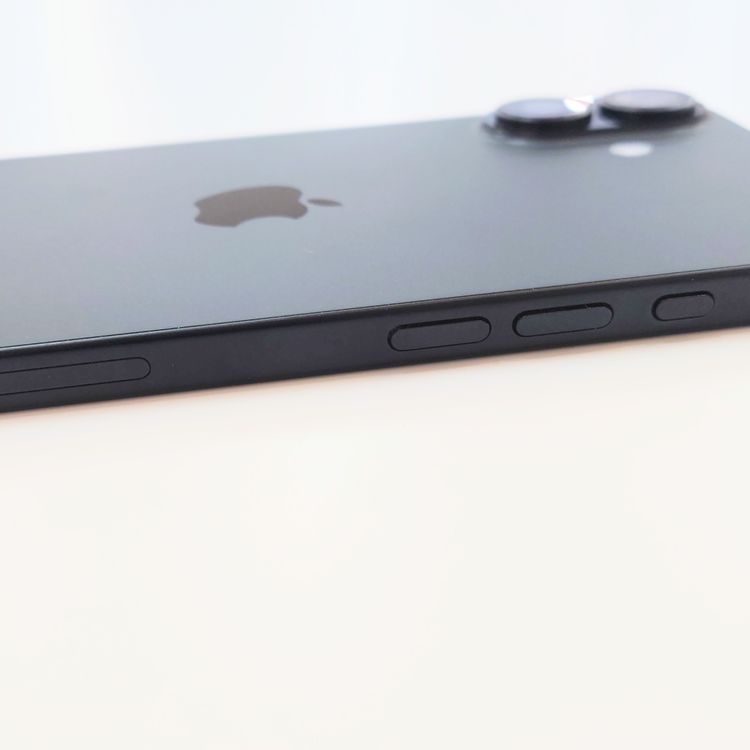 �ڽ���Ź���ݺѡ�iPhone16Plus 128GB �֥�å�