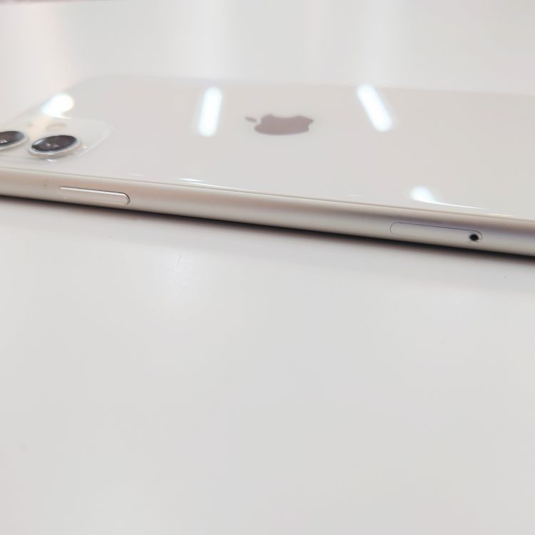 �ڽ���Ź�����ѡ�iPhone11 128GB �ۥ磻�� �Хåƥ꡼��������100%