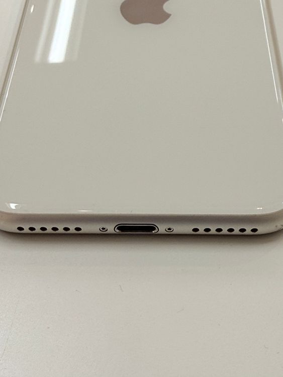 �ڽ���Ź�����ѡ�iPhoneSE�軰���� 64GB �������饤�� �Хåƥ꡼����100%