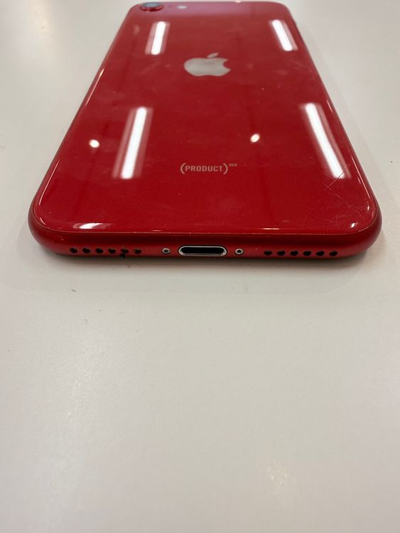 �ڽ���Ź���ݺѡ�iPhone SE(�裲����) 128GB ��å�