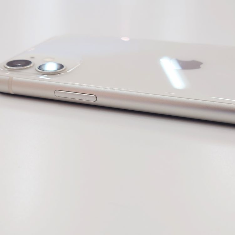 �ڽ���Ź�����ѡ�iPhone11 128GB �Хåƥ꡼�򴹺�