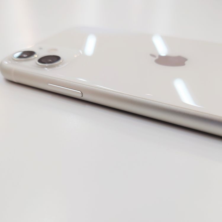 ڽŹѡiPhone11 64GB ۥ磻 Хåƥ꡼100%