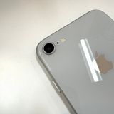 �ڽ���Ź�����ѡ�iPhone8 64GB �ۥ磻�� �Хåƥ꡼�򴹺Ѥ�