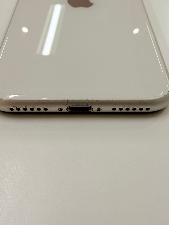 �ڽ���Ź�����ѡ�iPhone SE(�裳����) 128GB �������饤��