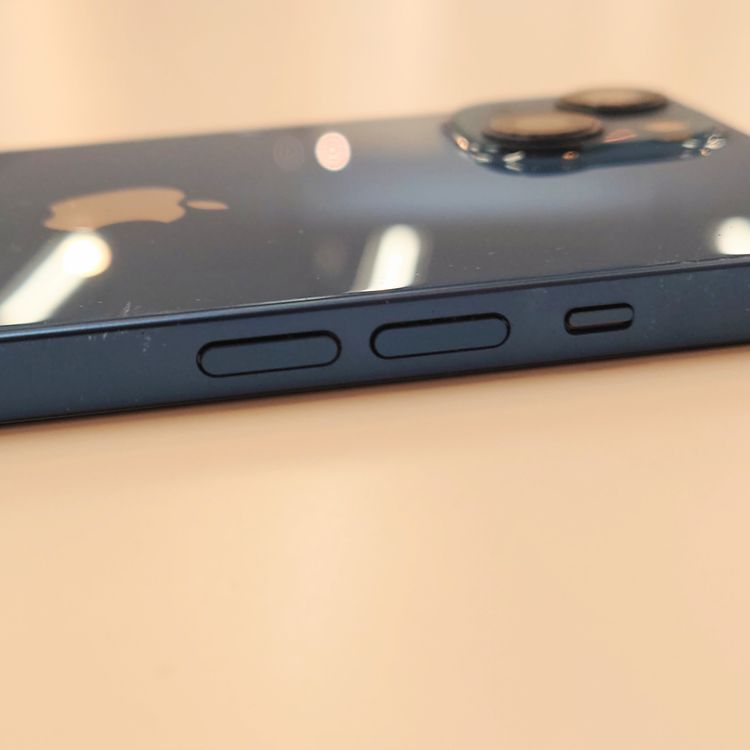 �ڽ���Ź�����ѡ�iPhone13 128GB �֥롼 �Хåƥ꡼��������100%