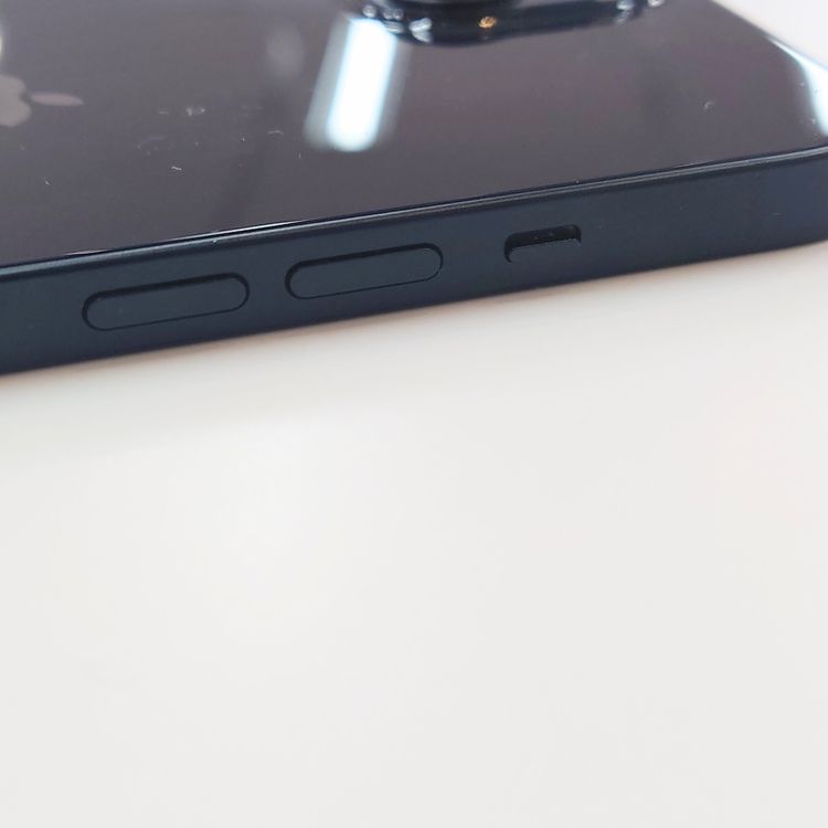 �ڽ���Ź�����ѡ�iPhone13 128GB �ߥåɥʥ��� �Хåƥ꡼����:88%