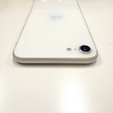 �ڽ���Ź�����ѡ�iPhone SE �裲���� 64GB �ۥ磻�� �Хåƥ꡼��������100%