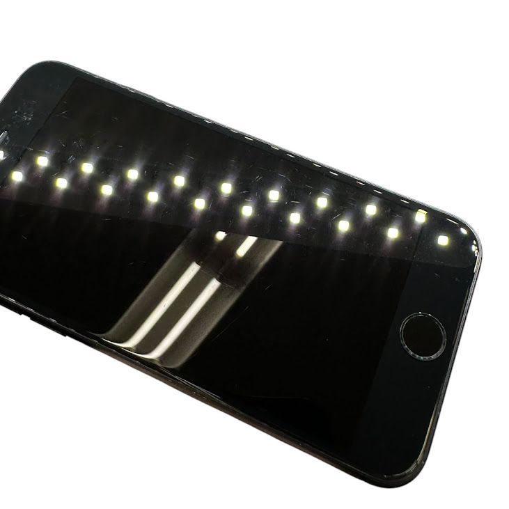 �ڥХåƥ꡼95%��iPhone��SE����2�����64GB���֥�å���SIM�ե꡼���ɥ�����