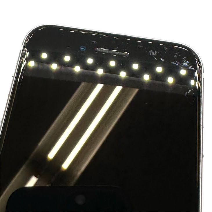 �ڥХåƥ꡼93%��iPhone��SE����2�����64GB���ۥ磻�ȡ�SIM�ե꡼��au��
