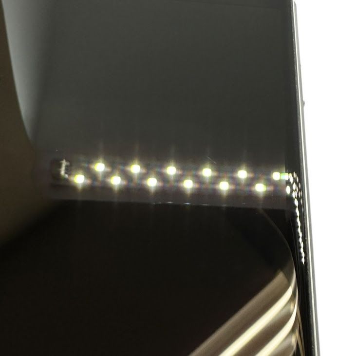 iPhone��SE����2�����64GB���ۥ磻�ȡ�SIM�ե꡼�����եȥХ���