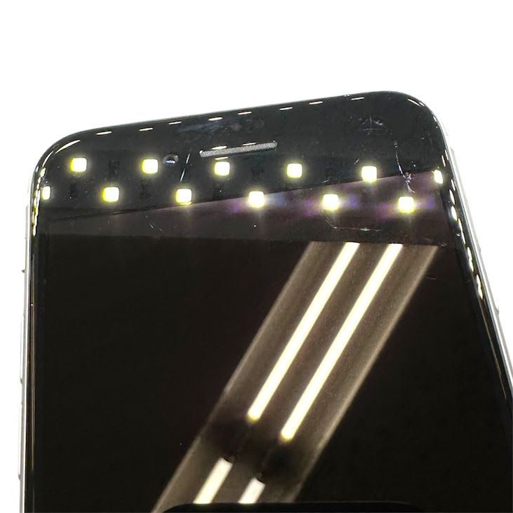 �ڥХåƥ꡼92%��iPhone��SE����2�����64GB���ۥ磻�ȡ�SIM�ե꡼��au��