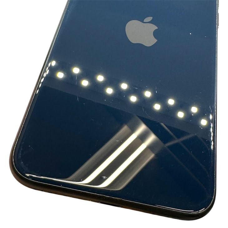 iPhone��SE����3�����128GB���ߥåɥʥ��ȡ�SIM�ե꡼��au��