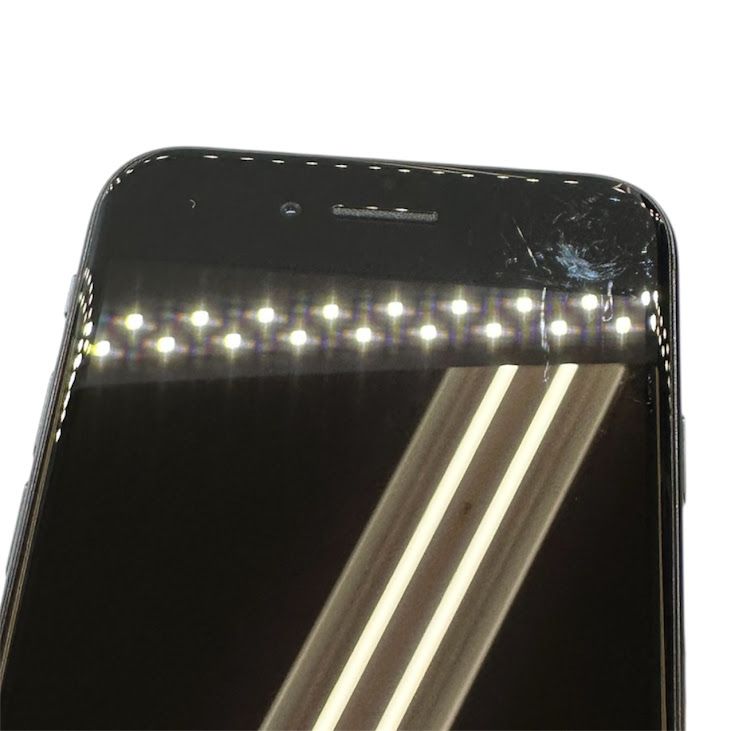 �ڥХåƥ꡼84%��iPhone��SE����2�����64GB���֥�å���SIM�ե꡼