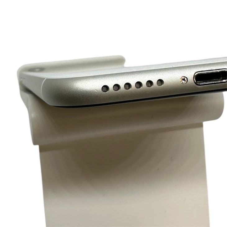 �ڥХåƥ꡼92%��iPhone��SE����2�����128GB���ۥ磻�ȡ�SIM�ե꡼���ɥ�����