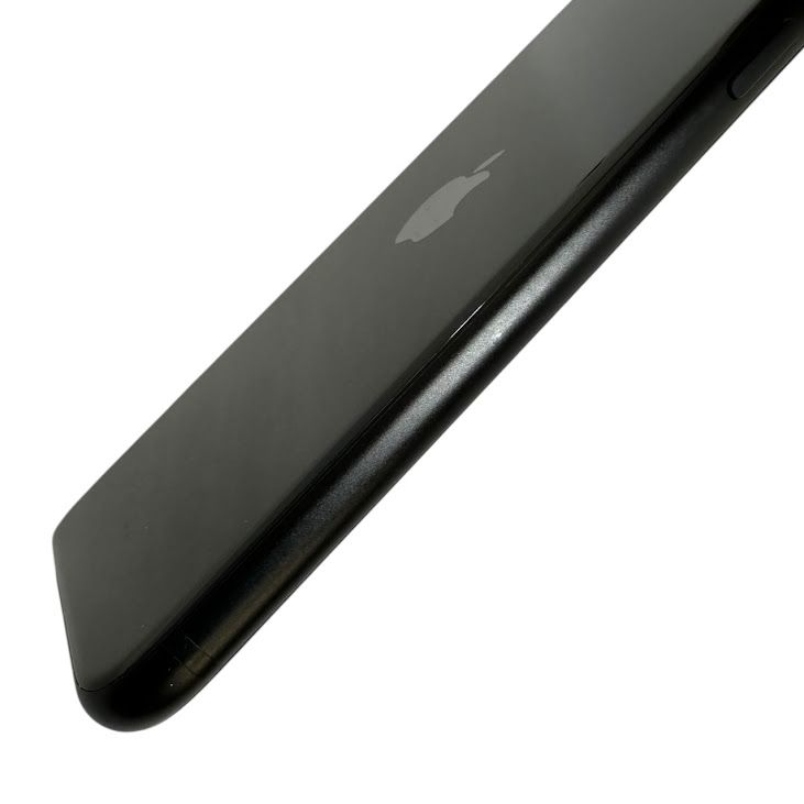 �ڥХåƥ꡼94%��iPhone��SE����2�����64GB���֥�å���SIM�ե꡼��au��