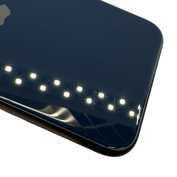 �ڥХåƥ꡼100%��iPhone��SE����3�����64GB���ߥåɥʥ��ȡ�SIM�ե꡼��au��