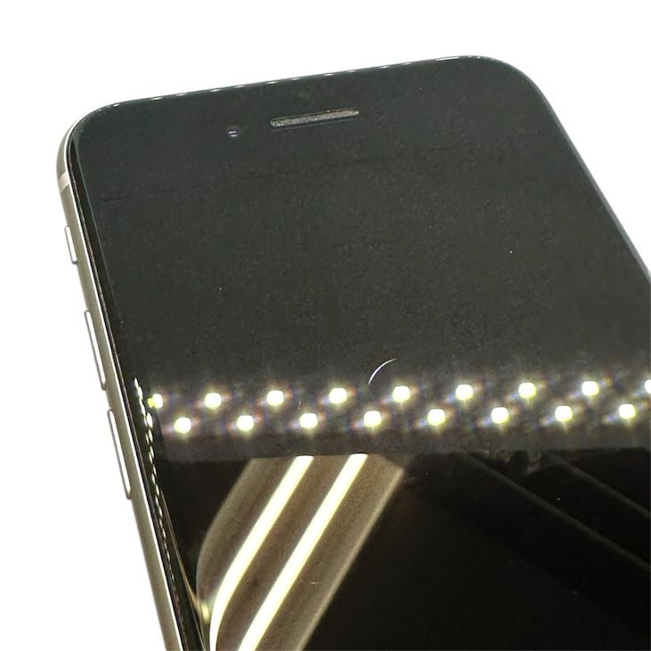 �ڥХåƥ꡼82%��iPhone��SE����2�����64GB���ۥ磻�ȡ�SIM�ե꡼���ɥ�����