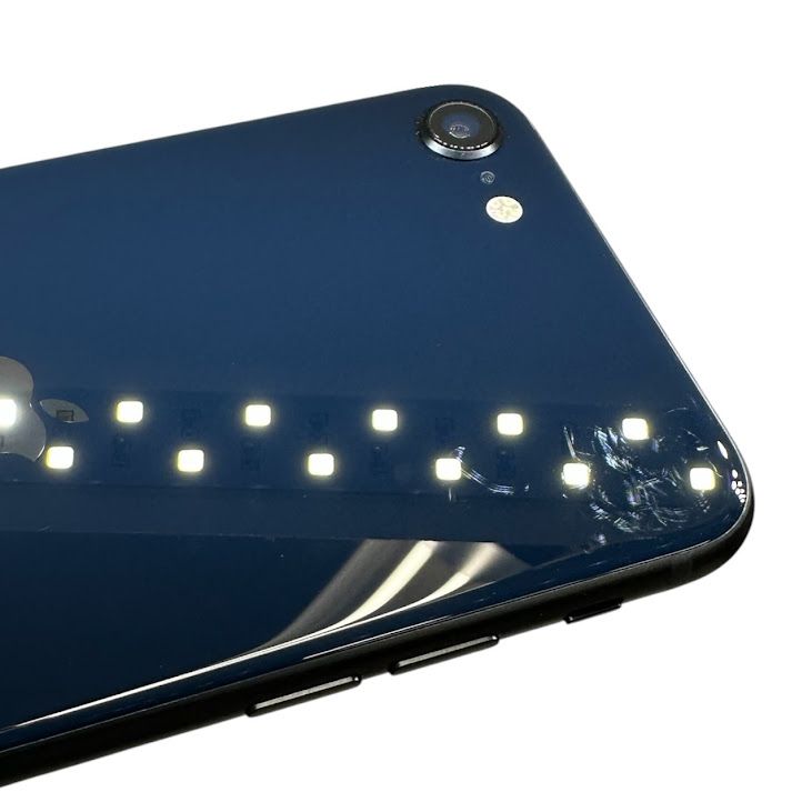 �ڥХåƥ꡼100%��iPhone��SE����3�����64GB���ߥåɥʥ��ȡ�SIM�ե꡼��au��