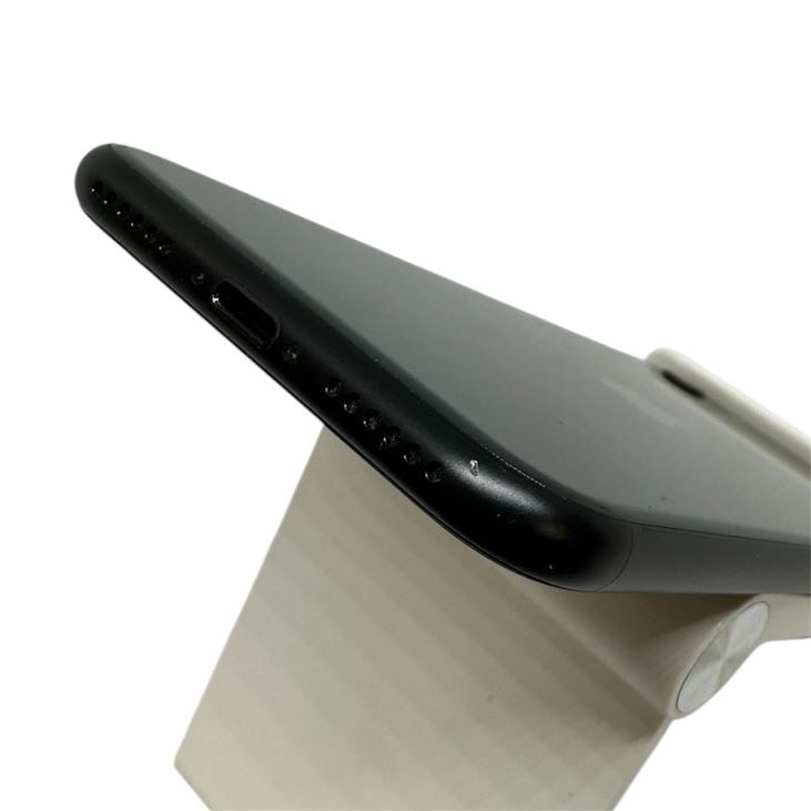 �ڥХåƥ꡼82%��iPhone��SE����2�����64GB���֥�å���SIM�ե꡼��Y��Х�����