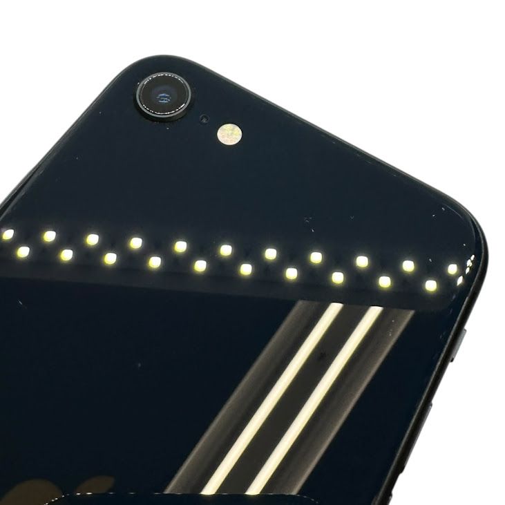 �ڥХåƥ꡼100%��iPhone��SE����3�����64GB���ߥåɥʥ���
