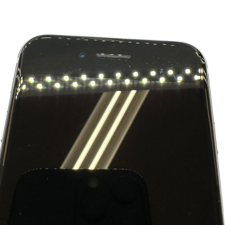 �ڥХåƥ꡼92%��iPhone��SE����2�����64GB���ۥ磻�ȡ�SIM�ե꡼��au��