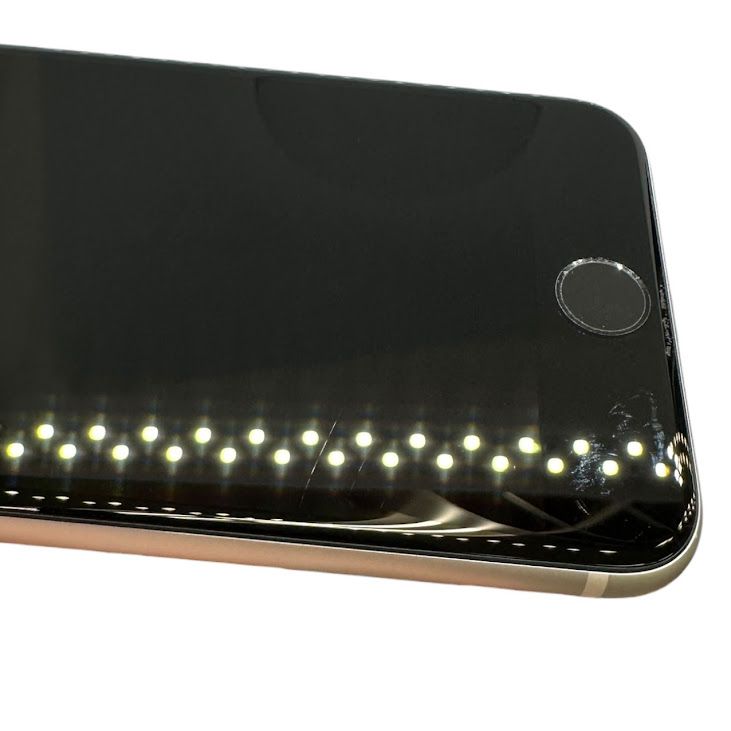 �ڥХåƥ꡼92%��iPhone��SE����2�����64GB���ۥ磻�ȡ�SIM�ե꡼��au��