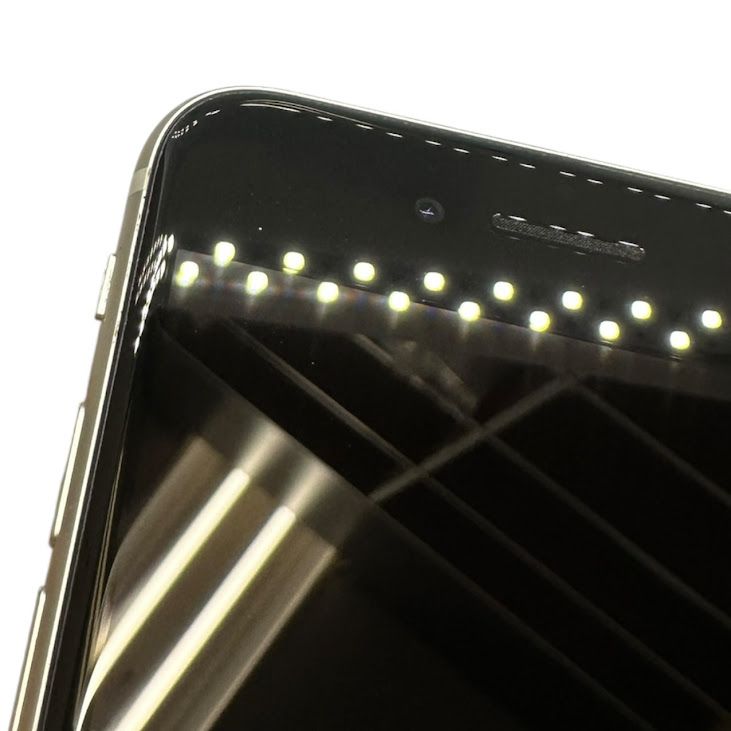 iPhone��SE����3�����64GB���������饤�ȡ�SIM�ե꡼��au��