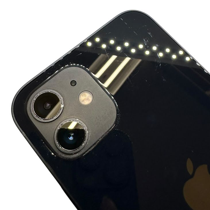 �ڥХåƥ꡼98%��iPhone��12��64GB���֥�å���SIM�ե꡼��au��